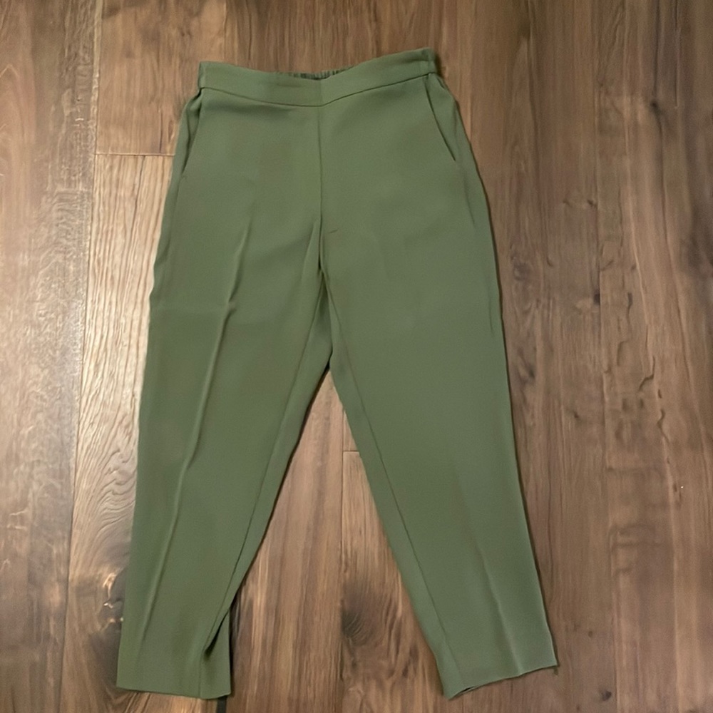 JCrew Mercantile slim pant, elastic waist on back